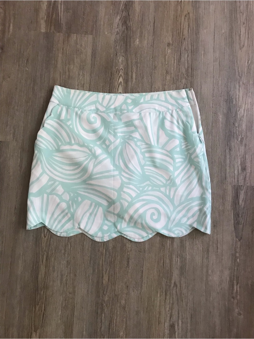 Vineyard Vines Mint and White Scalloped Mini Skort